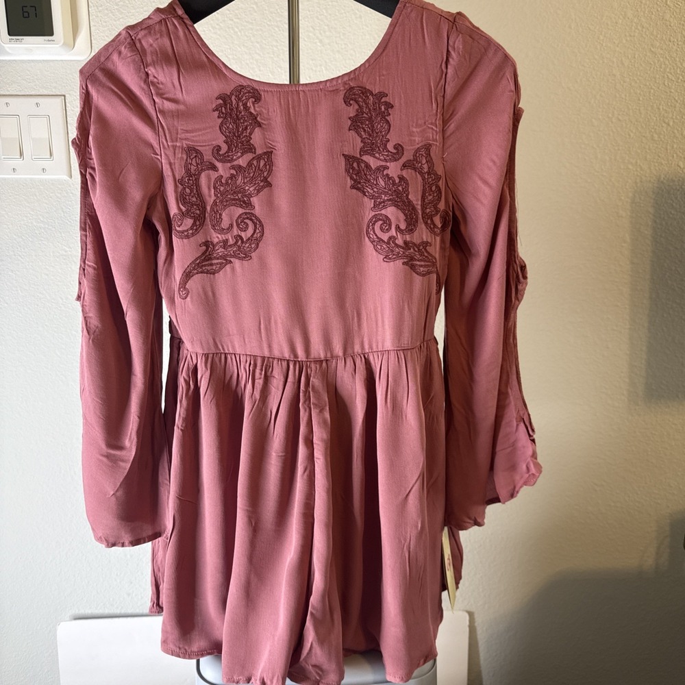 GB Girls Romper with‎ Key-Hole Sleeves Pink Embroidered Size M Juniors NWT